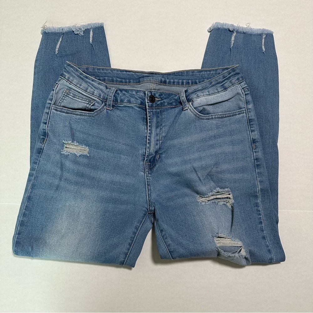Cropped distressed jeans - Picture 3 of 8